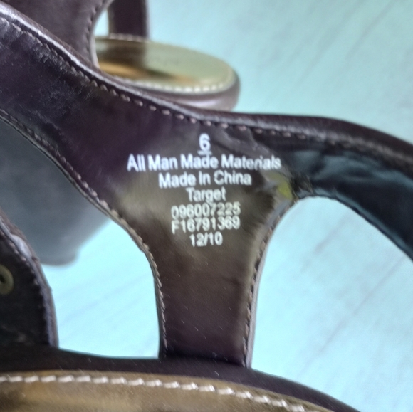 Xhilaration Wedge Brown Strappy Open Toe Heels: US Size 6 - Picture 3 of 11